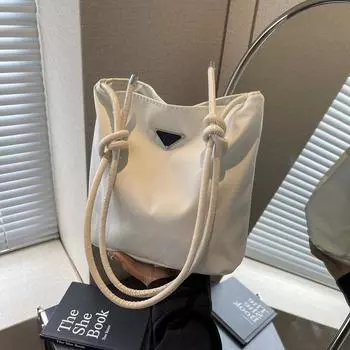 Простая сумка в иностранном стиле, повседневная сумка для поездок на работу, косая нишевая женская сумка 2024 года, новая эстетическая сумка для отдыха, персонализированная сумка-ведро чёрный