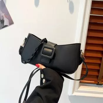 Простая сумка женская 2024 новый французский индивидуальный тренд модный темперамент простая сумка через плечо подмышкой ремень сумка-мессенджер чёрный