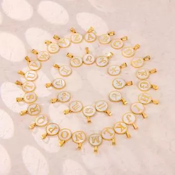 Простая титановая стальная круглая инкрустированная белая ракушка с подвеской 26 английскими буквами, ожерелье для женщин, ювелирные изделия No Specifications