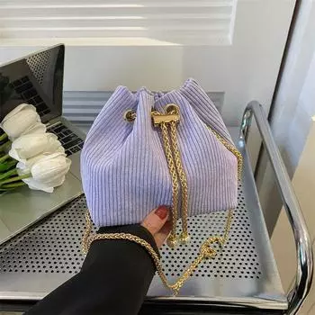 Простая вельветовая текстура женская сумка в иностранном стиле 2024 года, новая мода, интернет-знаменитость, сумка-ведро с ремешком через плечо чёрный