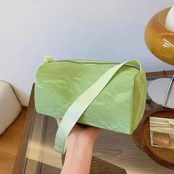 Простая женская сумка из искусственной кожи с широким плечевым ремнем 2024 года, новая повседневная однотонная женская сумка в стиле ретро, модная мягкая цилиндрическая сумка через плечо чёрный