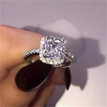 Женское кольцо с камнем 6