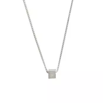 Простое трехмерное маленькое квадратное ожерелье для поездок на работу, легкая роскошь и нишевый дизайн