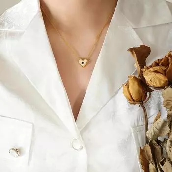 Простой дизайн ниши, инкрустированный белыми ракушками из циркона, ожерелье с кулоном в форме сердца, подарите девушке и девушке одинаковые украшения