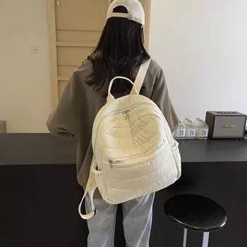 Простой и стильный рюкзак 2024 года, новый летний студенческий рюкзак для женщин, нишевый рюкзак для поездок на работу и обратно чёрный