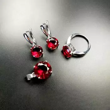 Простой комплект украшений, серьги для девочек с разноцветным цирконием, комплект ожерелий, цепочка, женский обручальный комплект из трех колец, бесплатная цепочка. Size 6 ring three-piece set красный