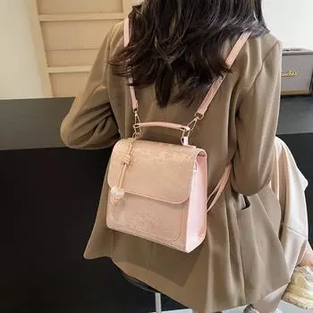 Простой модный рюкзак для женщин 2024 года, летняя новая модная нишевая сумка для отдыха, простой дорожный маленький рюкзак чёрный