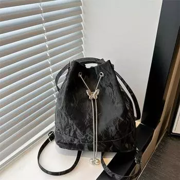 Простой нишевый рюкзак для женщин 2024 года, новая модная сумка, простой модный рюкзак, простая сумка-тоут чёрный