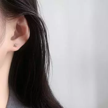 Простые геометрические серьги с бриллиантами, инкрустированные элегантным темпераментом и элегантными студенческими серьгами для женщин
