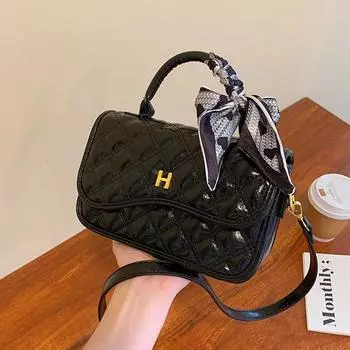 Простые и модные маленькие сумки Новые стильные маленькие квадратные сумки Модные сумки через плечо Универсальные женские сумки