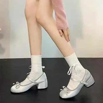 Простые и нежные маленькие ароматные туфли Мэри Джейн в стиле ретро на толстом каблуке для женщин осень-зима 2025 года, новые универсальные туфли с неглубоким горлом 35 шампанского