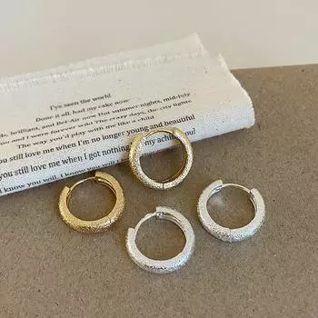 Простые и универсальные матовые круглые серьги-пряжки для женщин, индивидуальные, модные, темпераментные, уникальные, элегантные, модные серьги