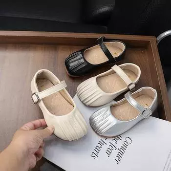 Простые кожаные туфли для маленьких девочек, однотонные детские туфли на плоской подошве со складками, модные универсальные детские повседневные туфли для ходьбы, весна-осень 26 чёрный