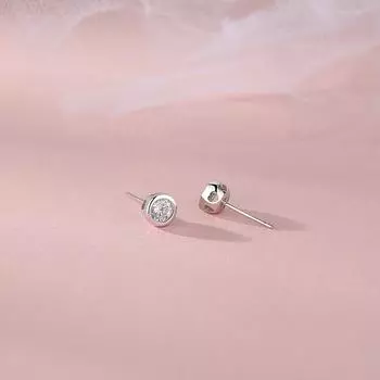 Простые круглые серьги Love из циркония для женщин с нишевым легким роскошным темпераментным дизайном и ушными косточками