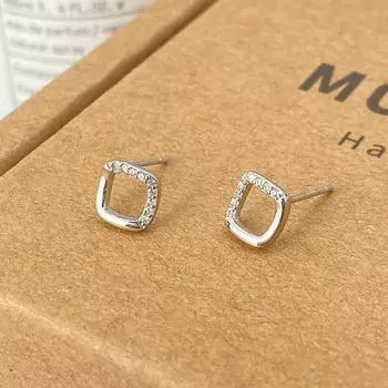 Простые квадратные бриллиантовые серьги с геометрическими полыми серьгами, маленькие и элегантные, в стиле французского ретро