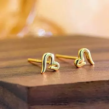 Простые линии Любовные серьги для женщин с нишевым дизайном Серьги для развития ушей Студенческий темперамент