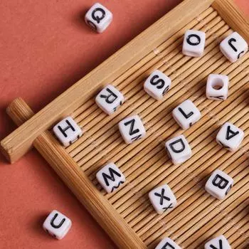 Простые модные аксессуары для изготовления ювелирных изделий DIY Ручные работы Материал для бисера 5,5 мм Свободные бусины-разделители Подвески-цепочки для телефонов 26 Бусины с буквами Большое отверстие S