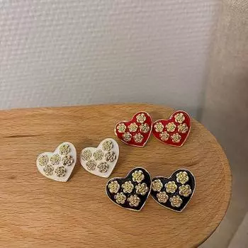 Простые модные красные, черные, белые, сердечные, золотистого цвета, цветочные, металлические серьги-гвоздики, новые серьги в корейском стиле, оптовая продажа ювелирных изделий красный