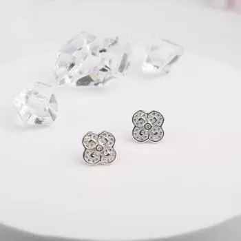 Простые серьги для женщин, маленькие цветочные темпераментные и универсальные серьги, новые модные серьги на этот год