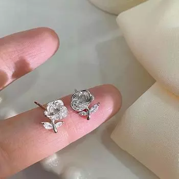 Простые серьги-розы Милые и милые Универсальные серьги-цветы Нишевые дизайнерские серьги