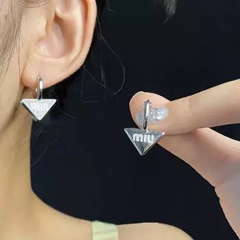 Простые серьги с треугольной пряжкой и буквами, модный дизайн, элитные серьги, изысканные индивидуальные серьги с темпераментом, аксессуары