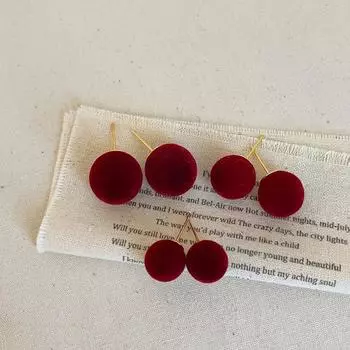 Простые высококачественные серьги-гвоздики из красного бархата с круглыми шариками, женские нежные и уникальные индивидуальные изысканные модные универсальные серьги
