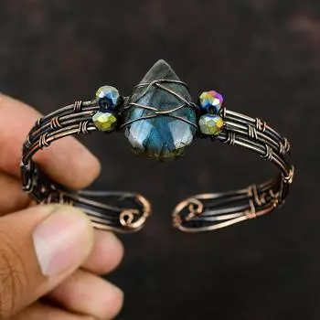 Проволочная манжета из лабрадорита Браслет из титановых бусин Ювелирные изделия из медной проволоки Регулируемый браслет-манжета Ювелирные изделия из драгоценных камней Браслет ручной работы