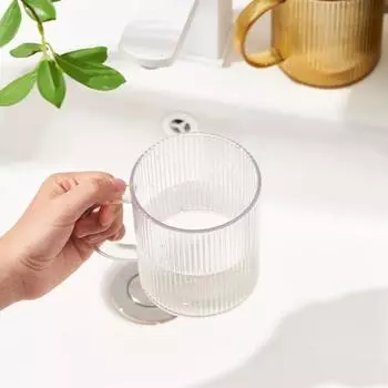 Прозрачная пластиковая чашка для полоскания рта с полосатой текстурой. Держатель для домашней зубной щетки. Легко чистится. Нескользящее дно. Современные простые чашки для мытья. зелёный