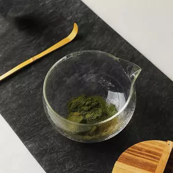 Прозрачная стеклянная чаша для приготовления матча с носиком и кованой отделкой style A