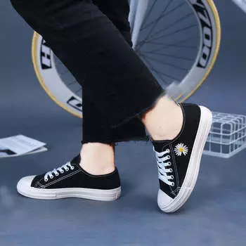 Прямая поставка с фабрики парусиновые туфли женские студенческие корейские туфли на плоской подошве туфли на платформе со шнуровкой и маленькими ромашками 36