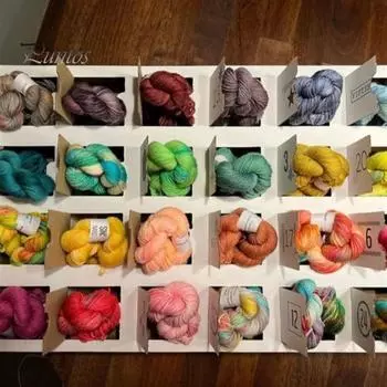 Пряжа Адвент Календарь 24 Дня Шерсть Пряжа Адвент Календарь Обратный отсчет до Рождества Комплект пряжи Адвент Календарь Подарок для любителей вязания 1pc