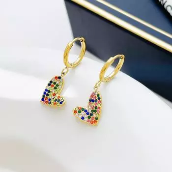 Пряжка для ушей Love вермикулитового цвета золотистый