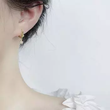 Пряжка для ушей в виде звезды с бриллиантами, супер фея, свежие и универсальные серьги, простая корейская версия для женщин