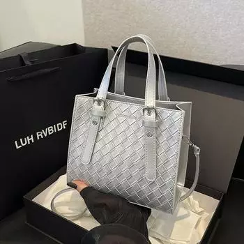 Pu Маленькая квадратная сумка-сумка Универсальная сумка через плечо Ниша Популярная сумка-мессенджер серебряный