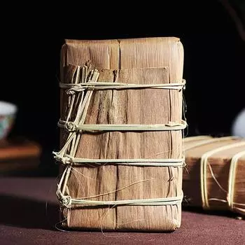 Pu Zi Wei Mengku Ba Nuo Old Leaves Old Tree Huang Pian Pu Er Сырой чай в кирпичиках 500г