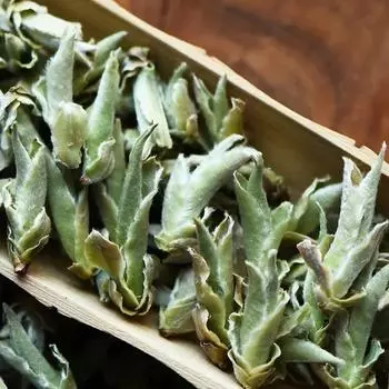 Пуэр листовой Шэн ча 250г Юньнань Белый бутон Чай Пуэр Бай Я Бао Шэн