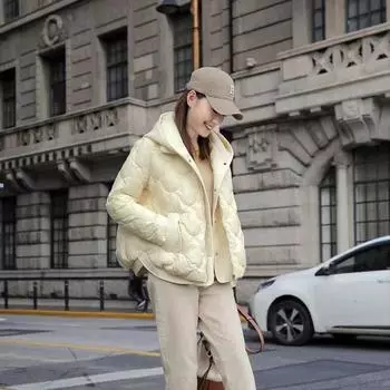 Пуховик женский 2024 новый белый утиный пух искусственный двухкомпонентный короткий с капюшоном зимний утолщенный маленький модный пальто S (recommended within 60kg)