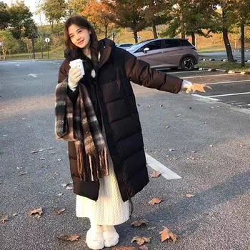 Пуховик женский 2024 новый длинный выше колена свободное пальто утолщенный теплый белый утиный пух зимнее модное пальто XS 90-55 kg розовый