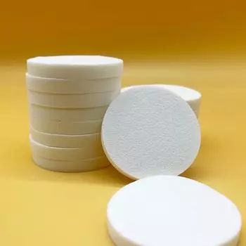 Пуховка для пудры из латекса: Шлифовка краев, BB-крем для тона кожи, жидкая тональная основа-кушон, спонж двойного назначения для сухого и влажного нанесения.