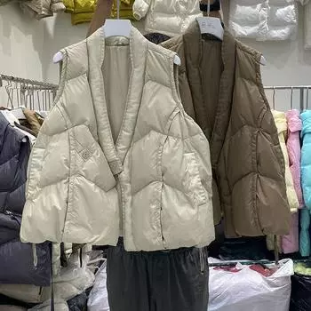 Пуховый жилет женский короткий 2024 новый белый утиный пуховик с V-образным вырезом нишевая литературная куртка зима M темно-коричневого