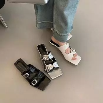 Панк-готические босоножки на высоком каблуке с пряжкой, женские, новинка 2024 года, летние серебристые тапочки с квадратным носком и низким каблуком, женские дизайнерские туфли для вечеринок Zapatos 35 белый