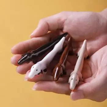 Puppy Shaped Ceramic Dachshund Dinnerware Stand Chopsticks Holder Chopstick Rest Tableware Rack white