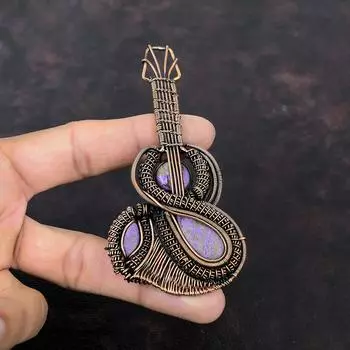 Пурпуритовый кулон, медная проволока, кулон, кулон в виде гитары, кулон ручной работы, медная проволока, ювелирный подарок для нее, подвеска из натурального драгоценного камня