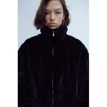 Пушистая куртка HM черная