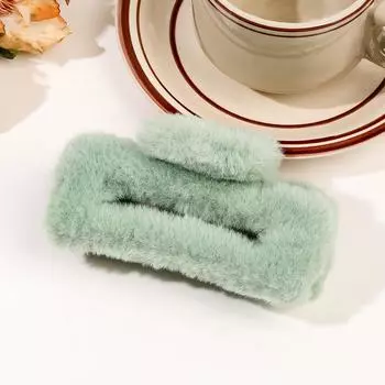 Пушистые заколки-крабы для волос, большие крабы для волос, зимние держатели для хвостиков для девочек, большие имитационные плюшевые заколки-крабы для женщин, аксессуары для волос