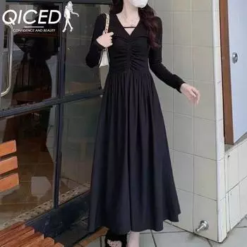 QICED Платье с v-образным вырезом в стиле Хепберн в стиле ретро, детское осеннее дизайнерское маленькое черное платье средней длины с утягивающим талией S чёрный