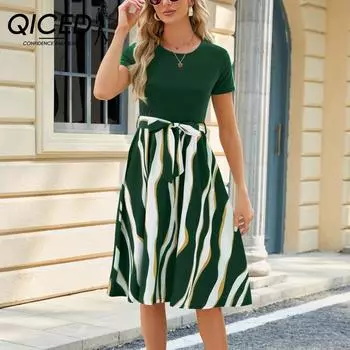 QICED Весенне-летнее свободное платье с круглым вырезом и принтом с короткими рукавами S тёмно-синий