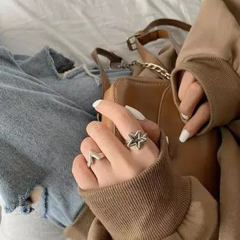 QMCOCO Ретро Высококачественные серебряные кольца для женщин, ювелирные изделия, индивидуальные регулируемые кольца V-образной формы со звездами и отверстием