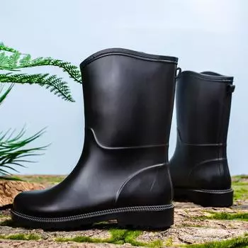 Rain shoes women s medium tube fashion wear 2025 new four-season waterproof high rain boots warm water shoes 36