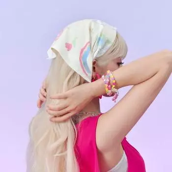 Радужный платок Допамин Девушки носят шарф Эстетические аксессуары Треугольный платок Шарфы с принтом граффити Милый крутой шарф One Size белый